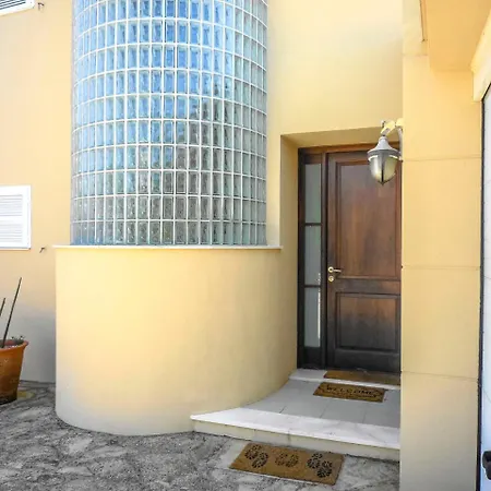 Villa Sleeps 6 Pool Air Con T627259