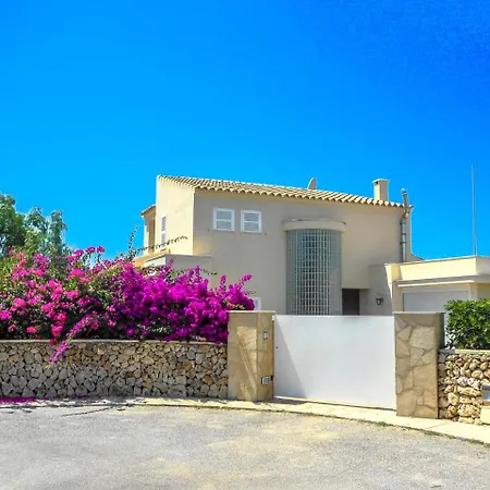 Sleeps 6 Pool Air Con T627259