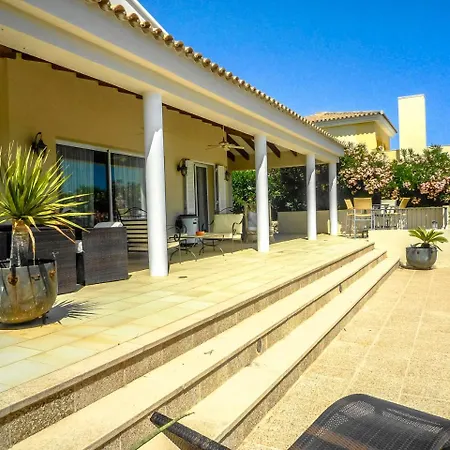 Sleeps 6 Pool Air Con T627259 *