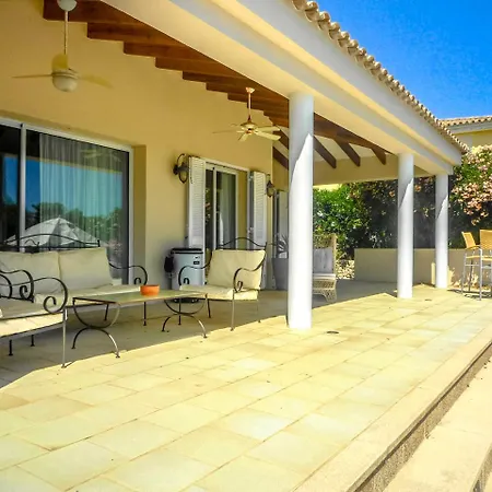 Sleeps 6 Pool Air Con T627259