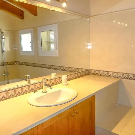 Sleeps 6 Pool Air Con T627259 * Es Canutells
