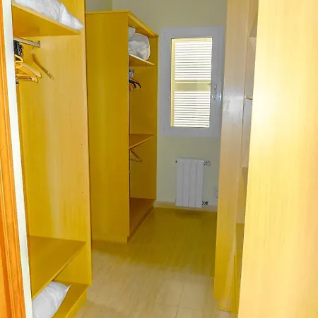 Sleeps 6 Pool Air Con T627259